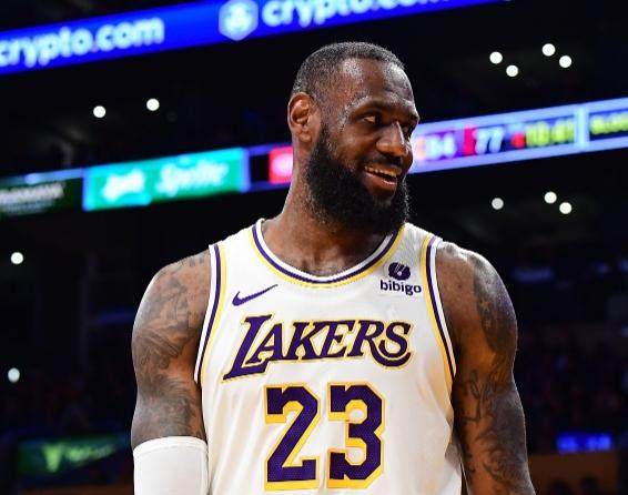 开云在线-1600万美元降薪牺牲 詹姆斯助湖人追逐哈登&amp;克雷