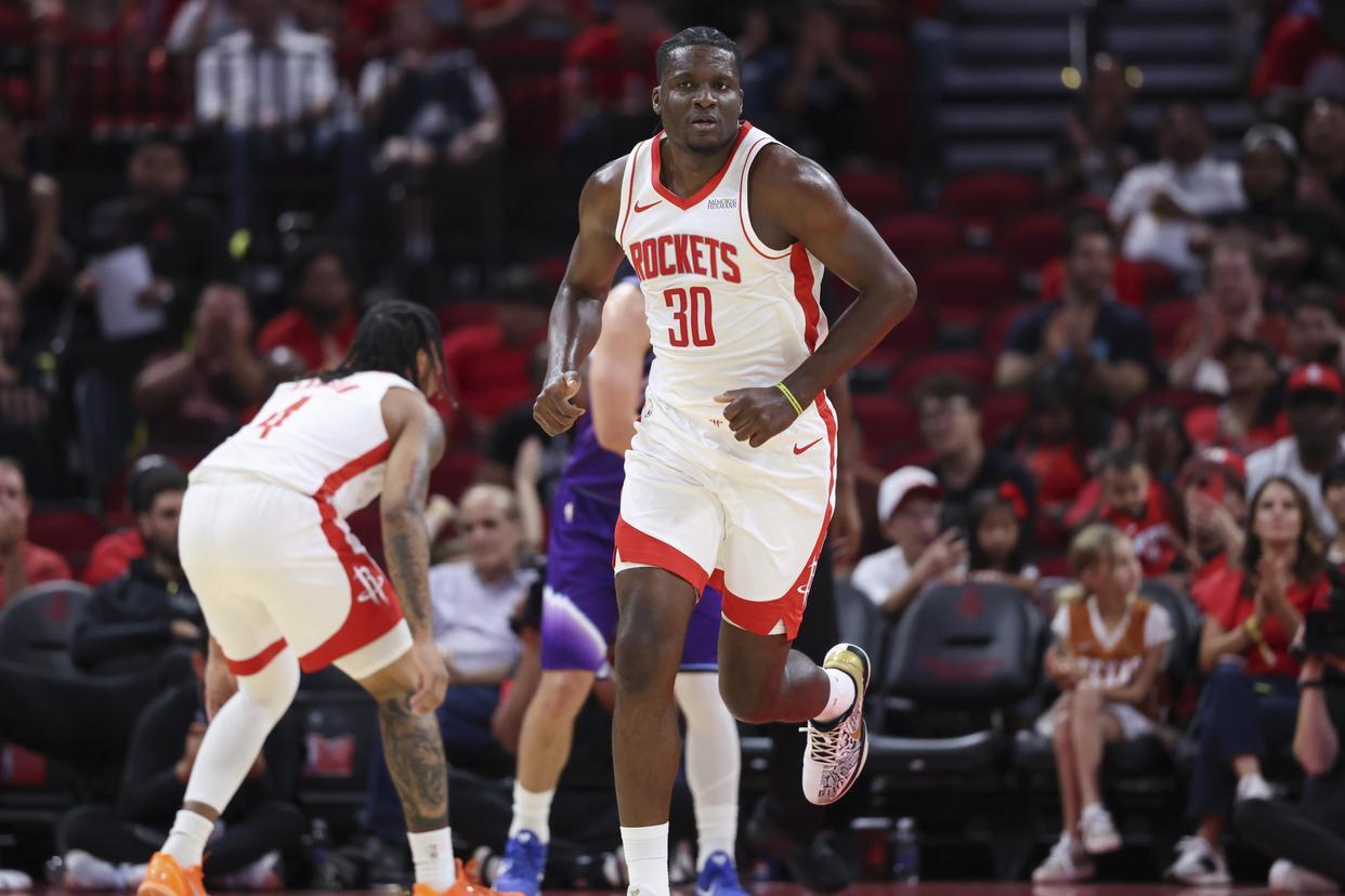 开云在线-愿做火箭队第18人？32岁控卫自荐，愿联手申京+KD！底薪就能拿下