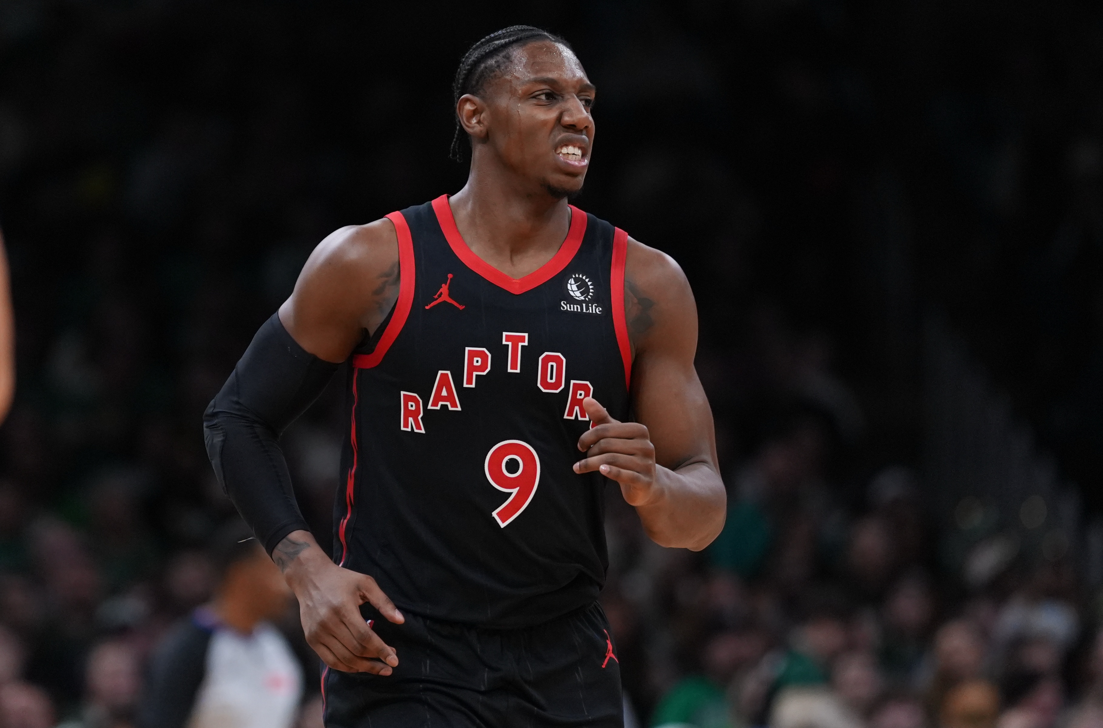 英格拉姆：巴雷特主动接受了防守挑战 为他防守上的转变感到骄傲