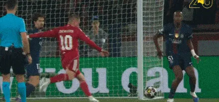 开云-麦卡利斯特起脚劲射，帕乔防守时手臂碰到皮球